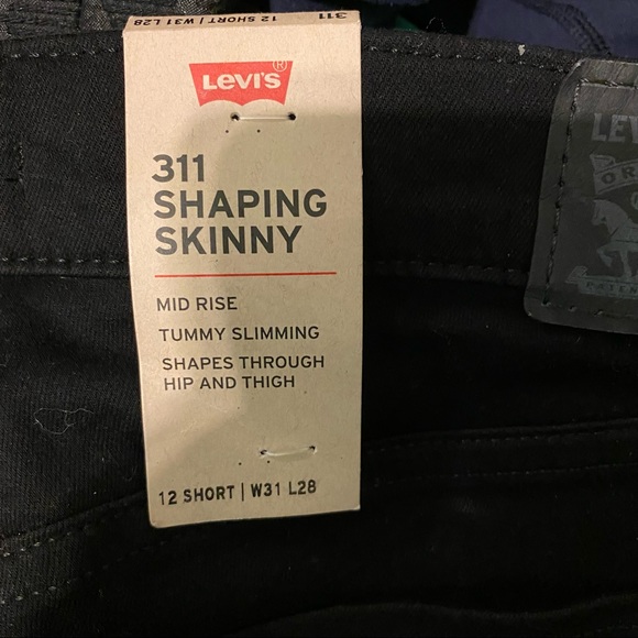 Levi’s Dark Denim Jeans - Picture 2 of 4